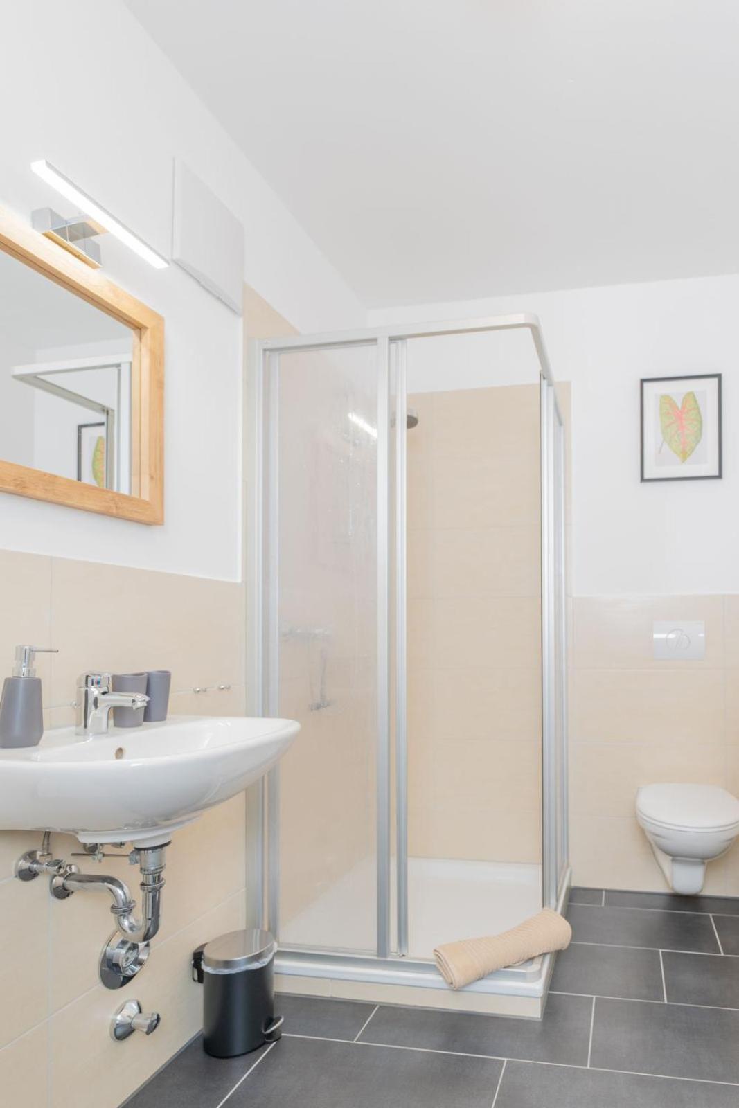 Modernes Apartment Mit Privatem Stellplatz Wenige Minuten Von Der Innenstadt & Mosel コブレンツ エクステリア 写真